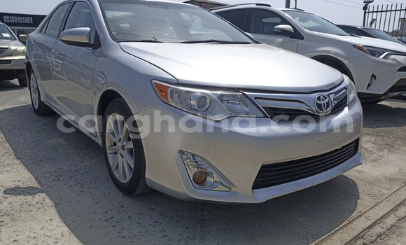Ra Àlòkù Toyota Camry Silver Ọkọ̀ in Accra ni Greater Accra