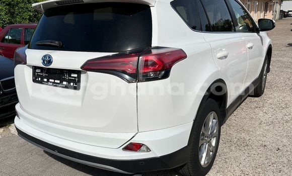 Buy Used Toyota RAV4 White Car in Accra in Greater Accra Buy Used Toyota RAV4 White Car in Accra in Greater Accra