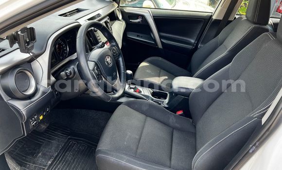 Buy Used Toyota RAV4 White Car in Accra in Greater Accra Buy Used Toyota RAV4 White Car in Accra in Greater Accra