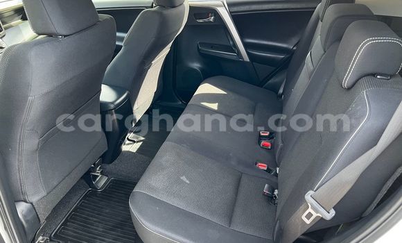 Buy Used Toyota RAV4 White Car in Accra in Greater Accra Buy Used Toyota RAV4 White Car in Accra in Greater Accra