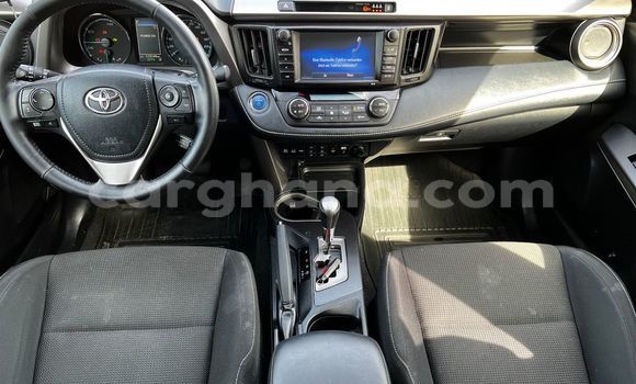 Buy Used Toyota RAV4 White Car in Accra in Greater Accra Buy Used Toyota RAV4 White Car in Accra in Greater Accra