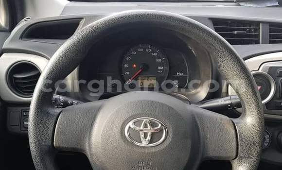 Ra Àlòkù Toyota Vitz funfun Ọkọ̀ in Sekondi–Takoradi Metropolitan ni Oorun Ra Àlòkù Toyota Vitz funfun Ọkọ̀ in Sekondi–Takoradi Metropolitan ni Oorun