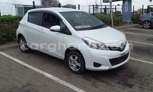 Ra Àlòkù Toyota Vitz funfun Ọkọ̀ in Sekondi–Takoradi Metropolitan ni Oorun Ra Àlòkù Toyota Vitz funfun Ọkọ̀ in Sekondi–Takoradi Metropolitan ni Oorun