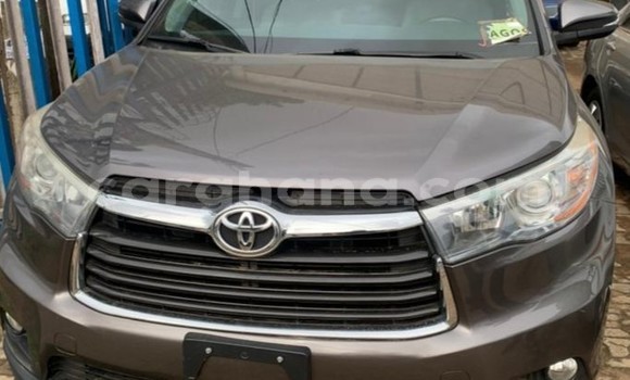 Buy Used Toyota Highlander Beige Car in Sekondi–Takoradi Metropolitan in Western
