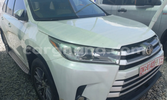 Buy Used Toyota Highlander White Car in Accra in Greater Accra