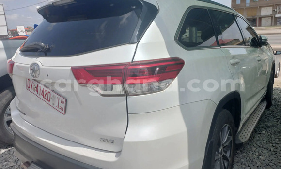Sayi Na hannu Toyota Highlander White Mota in Accra a Greater Accra Sayi Na hannu Toyota Highlander White Mota in Accra a Greater Accra