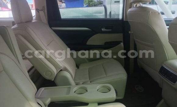 Sayi Na hannu Toyota Highlander White Mota in Accra a Greater Accra Sayi Na hannu Toyota Highlander White Mota in Accra a Greater Accra