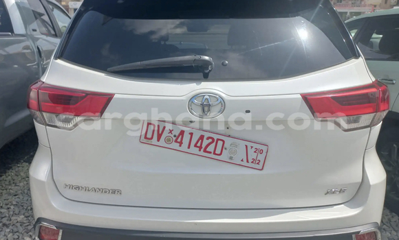 Sayi Na hannu Toyota Highlander White Mota in Accra a Greater Accra Sayi Na hannu Toyota Highlander White Mota in Accra a Greater Accra