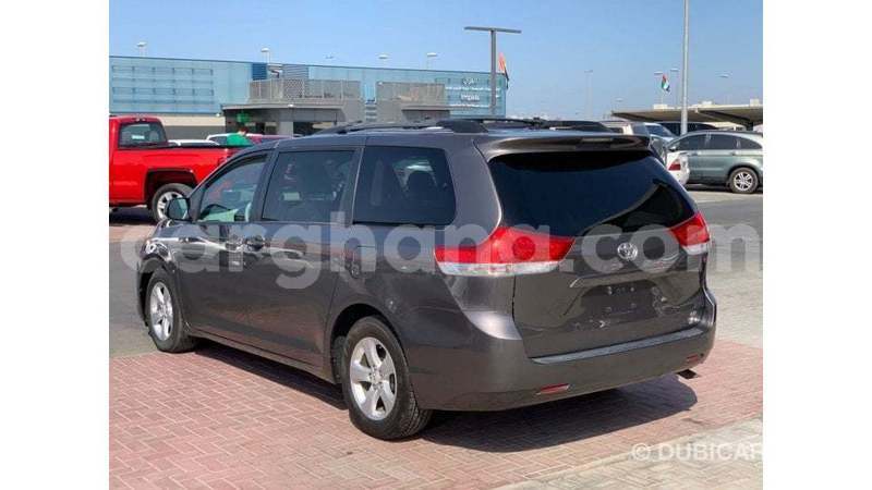 Big with watermark toyota sienna ashanti import dubai 51739