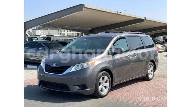 Big with watermark toyota sienna ashanti import dubai 51739