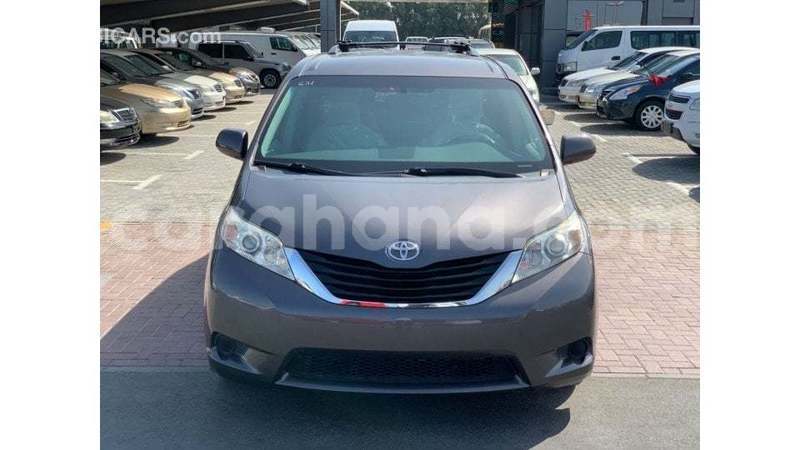 Big with watermark toyota sienna ashanti import dubai 51739