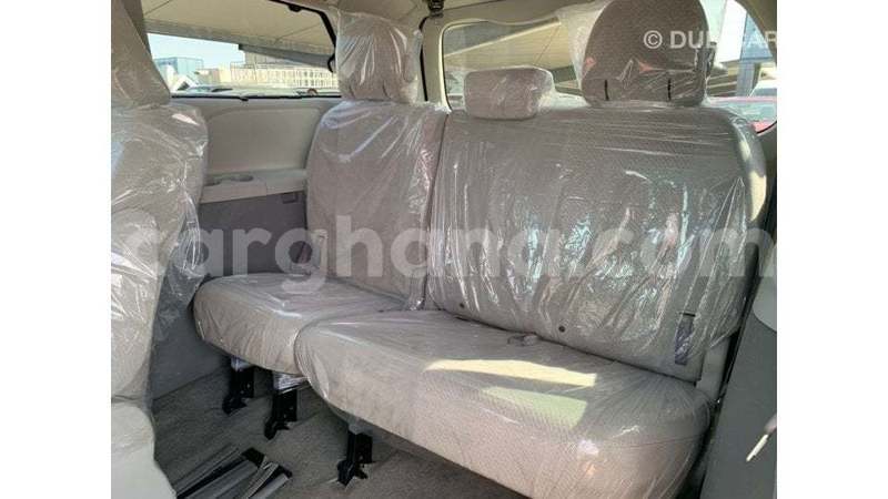 Big with watermark toyota sienna ashanti import dubai 51739