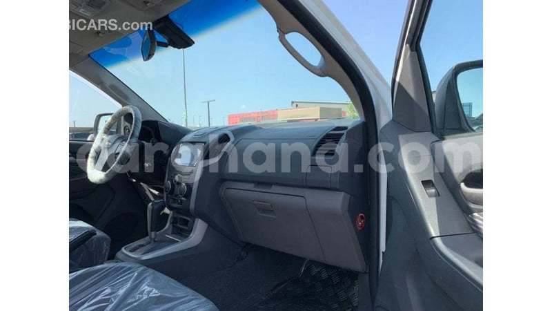 Big with watermark chevrolet colorado ashanti import dubai 51740