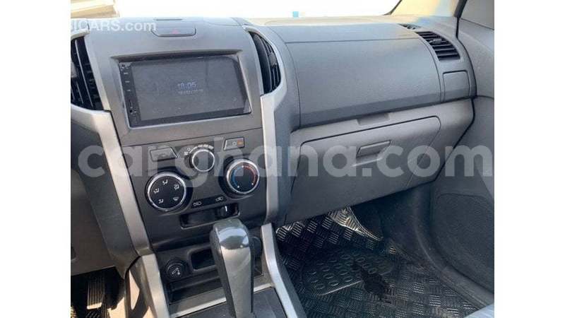 Big with watermark chevrolet colorado ashanti import dubai 51740