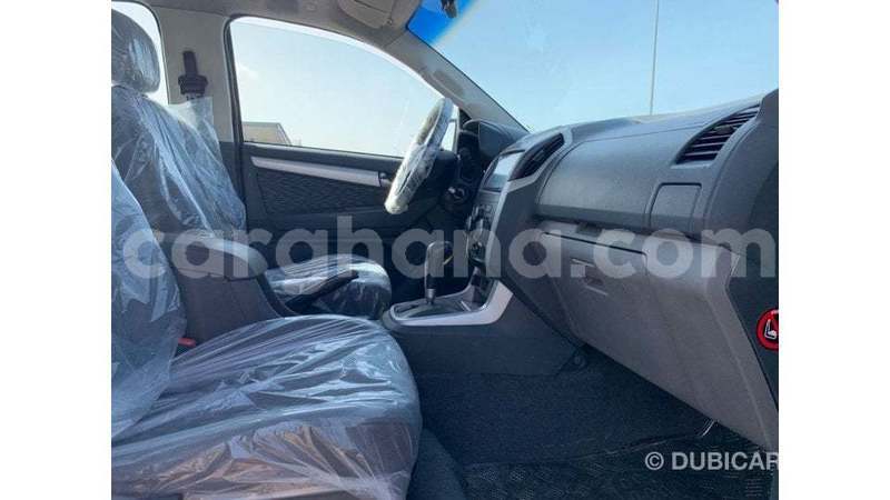 Big with watermark chevrolet colorado ashanti import dubai 51740