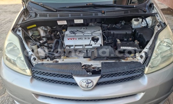 Buy Used Toyota Sienna Silver Car in Sekondi–Takoradi Metropolitan in Western Buy Used Toyota Sienna Silver Car in Sekondi–Takoradi Metropolitan in Western