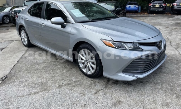 Ra Àlòkù Toyota Camry Silver Ọkọ̀ in Accra ni Greater Accra