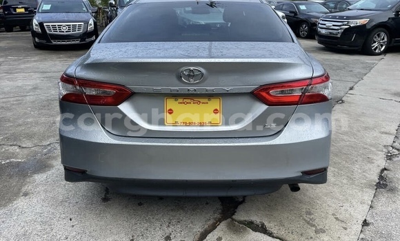 Ra Àlòkù Toyota Camry Silver Ọkọ̀ in Accra ni Greater Accra Ra Àlòkù Toyota Camry Silver Ọkọ̀ in Accra ni Greater Accra
