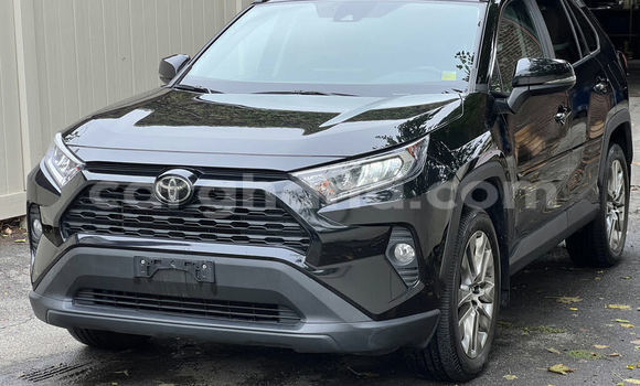 Ra Àlòkù Toyota RAV4 Black Ọkọ̀ in Accra ni Greater Accra