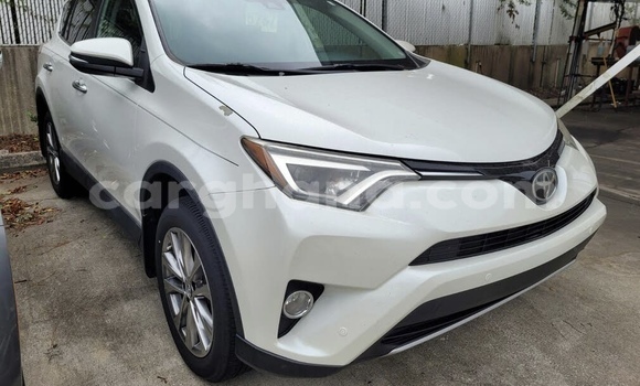 Buy Used Toyota RAV4 White Car in Accra in Greater Accra Buy Used Toyota RAV4 White Car in Accra in Greater Accra
