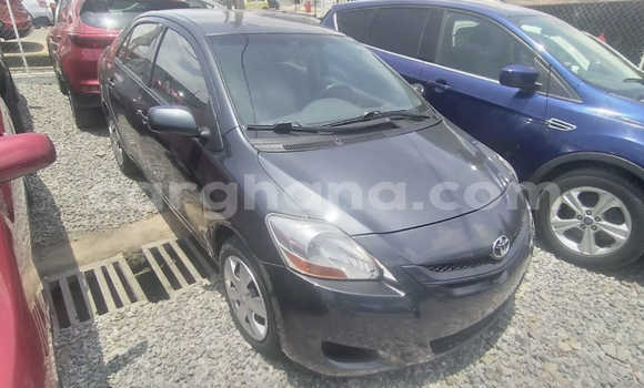 Ra Àlòkù Toyota Yaris Silver Ọkọ̀ in Accra ni Greater Accra