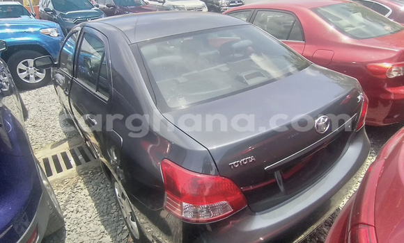 Ra Àlòkù Toyota Yaris Silver Ọkọ̀ in Accra ni Greater Accra Ra Àlòkù Toyota Yaris Silver Ọkọ̀ in Accra ni Greater Accra