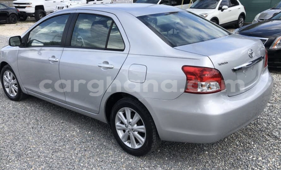 Ra Àlòkù Toyota Yaris Silver Ọkọ̀ in Accra ni Greater Accra Ra Àlòkù Toyota Yaris Silver Ọkọ̀ in Accra ni Greater Accra