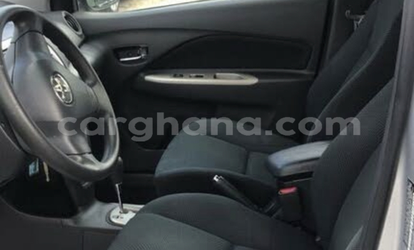 Ra Àlòkù Toyota Yaris Silver Ọkọ̀ in Accra ni Greater Accra Ra Àlòkù Toyota Yaris Silver Ọkọ̀ in Accra ni Greater Accra