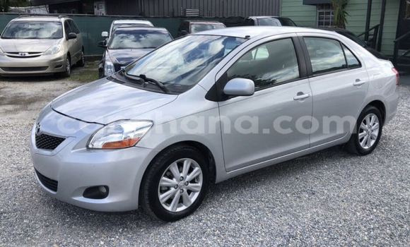 Ra Àlòkù Toyota Yaris Silver Ọkọ̀ in Accra ni Greater Accra Ra Àlòkù Toyota Yaris Silver Ọkọ̀ in Accra ni Greater Accra