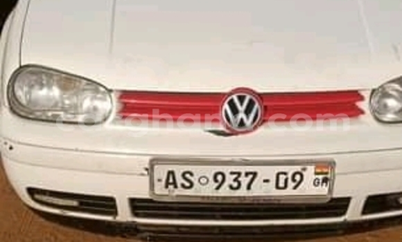 Ra Àlòkù Volkswagen Golf funfun Ọkọ̀ in Accra ni Greater Accra