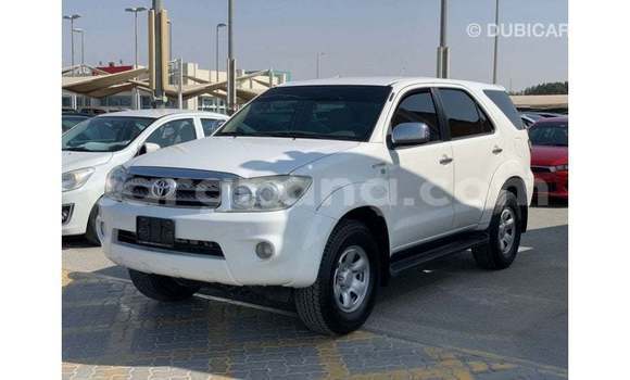 Ra Imported Toyota Fortuner funfun Ọkọ̀ in Import - Dubai ni Ashanti Ra Imported Toyota Fortuner funfun Ọkọ̀ in Import - Dubai ni Ashanti