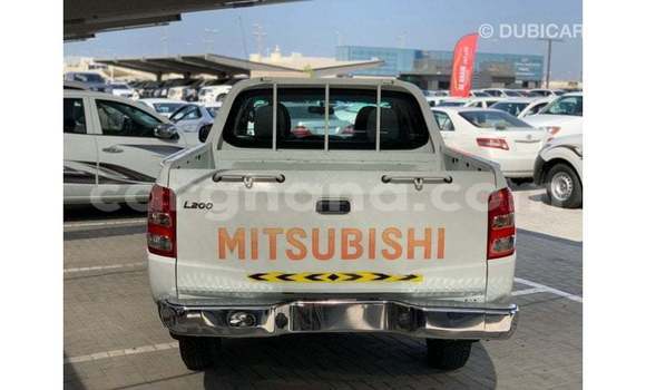 Buy Import Mitsubishi L200 White Car in Import - Dubai in Ashanti Buy Import Mitsubishi L200 White Car in Import - Dubai in Ashanti