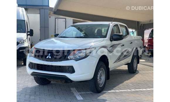 Buy Import Mitsubishi L200 White Car in Import - Dubai in Ashanti Buy Import Mitsubishi L200 White Car in Import - Dubai in Ashanti