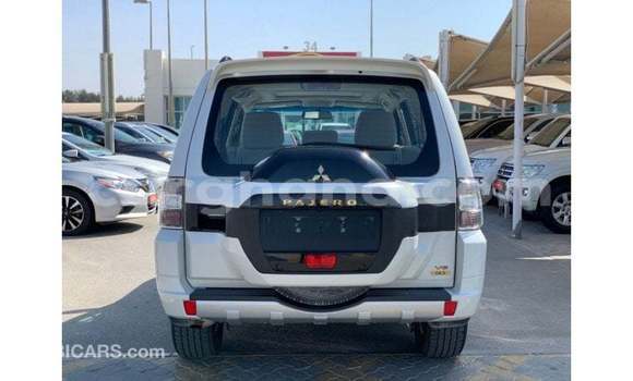Sayi Imported Mitsubishi Pajero White Mota in Import - Dubai a Ashanti Sayi Imported Mitsubishi Pajero White Mota in Import - Dubai a Ashanti