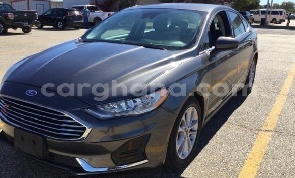 Sayi Na hannu Ford Fusion Brown Mota in Accra a Greater Accra