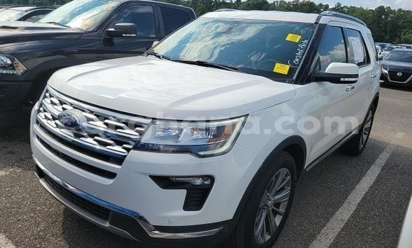 Ra Àlòkù Ford Explorer funfun Ọkọ̀ in Accra ni Greater Accra