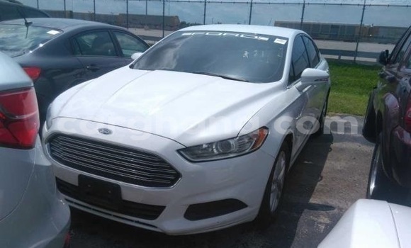 Ra Àlòkù Ford Fusion funfun Ọkọ̀ in Accra ni Greater Accra