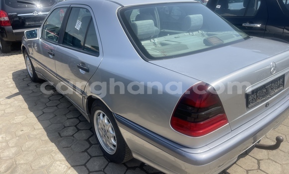 Sayi Na hannu Mercedes‒Benz C–Class Azurfa Mota in Accra a Greater Accra Sayi Na hannu Mercedes‒Benz C–Class Azurfa Mota in Accra a Greater Accra
