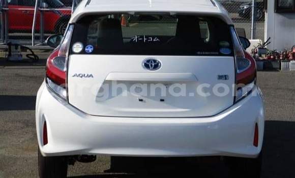 Sayi Na hannu Toyota Aqua White Mota in Sekondi–Takoradi Metropolitan a Yamma Sayi Na hannu Toyota Aqua White Mota in Sekondi–Takoradi Metropolitan a Yamma
