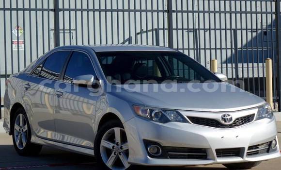 Ra Àlòkù Toyota Camry Silver Ọkọ̀ in Accra ni Greater Accra Ra Àlòkù Toyota Camry Silver Ọkọ̀ in Accra ni Greater Accra