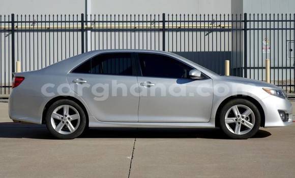 Sayi Na hannu Toyota Camry Azurfa Mota in Accra a Greater Accra Sayi Na hannu Toyota Camry Azurfa Mota in Accra a Greater Accra