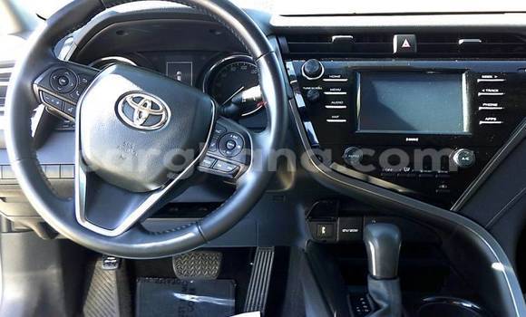Sayi Na hannu Toyota Camry White Mota in Accra a Greater Accra Sayi Na hannu Toyota Camry White Mota in Accra a Greater Accra