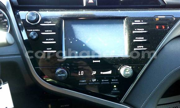 Sayi Na hannu Toyota Camry White Mota in Accra a Greater Accra Sayi Na hannu Toyota Camry White Mota in Accra a Greater Accra