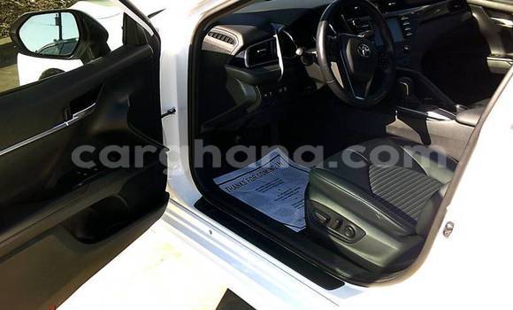 Sayi Na hannu Toyota Camry White Mota in Accra a Greater Accra Sayi Na hannu Toyota Camry White Mota in Accra a Greater Accra