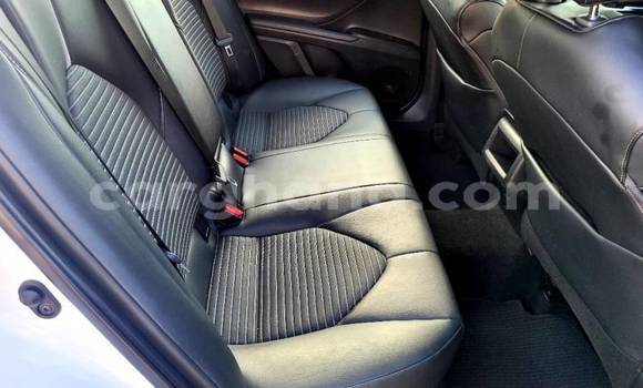 Sayi Na hannu Toyota Camry White Mota in Accra a Greater Accra Sayi Na hannu Toyota Camry White Mota in Accra a Greater Accra