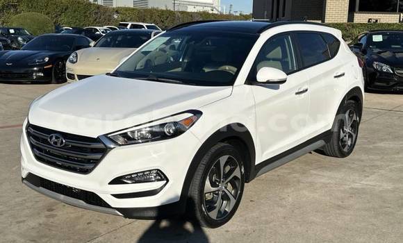 Buy Used Hyundai Tucson White Car in Accra in Greater Accra Buy Used Hyundai Tucson White Car in Accra in Greater Accra