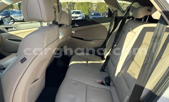 Ra Àlòkù Hyundai Tucson funfun Ọkọ̀ in Accra ni Greater Accra Ra Àlòkù Hyundai Tucson funfun Ọkọ̀ in Accra ni Greater Accra