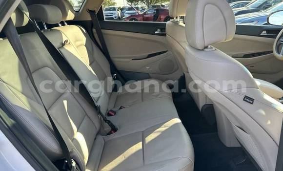 Ra Àlòkù Hyundai Tucson funfun Ọkọ̀ in Accra ni Greater Accra Ra Àlòkù Hyundai Tucson funfun Ọkọ̀ in Accra ni Greater Accra