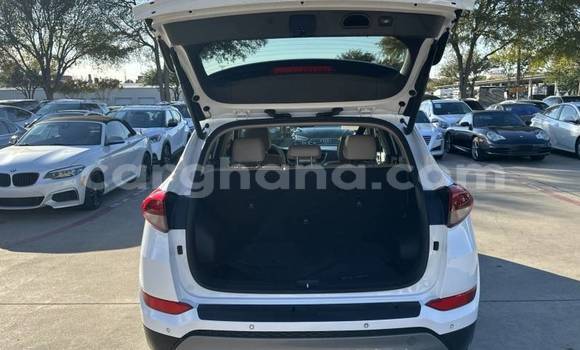 Ra Àlòkù Hyundai Tucson funfun Ọkọ̀ in Accra ni Greater Accra Ra Àlòkù Hyundai Tucson funfun Ọkọ̀ in Accra ni Greater Accra