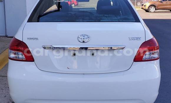 Sayi Na hannu Toyota Yaris White Mota in Accra a Greater Accra Sayi Na hannu Toyota Yaris White Mota in Accra a Greater Accra